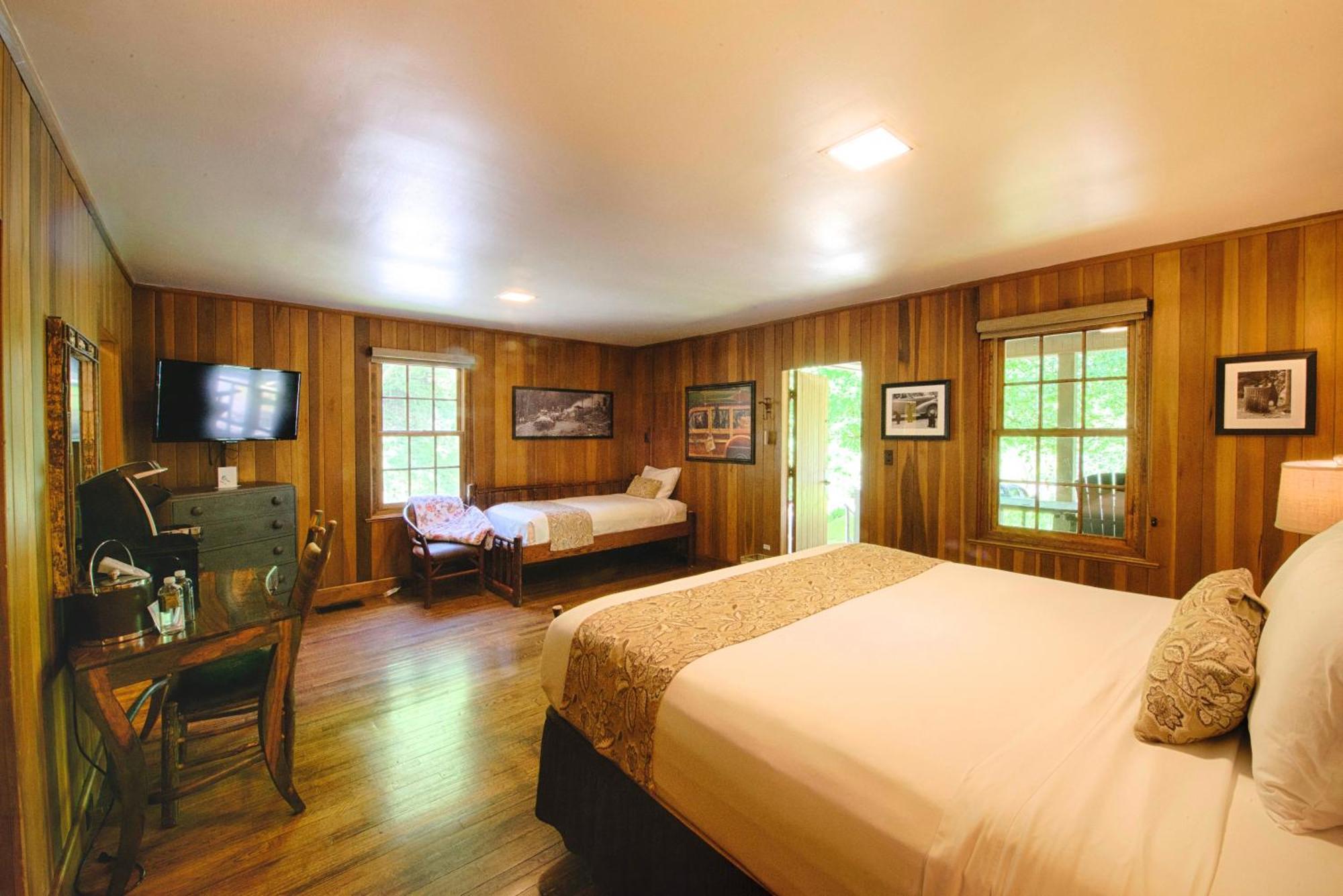 Historic Tapoco Lodge Resort Exterior photo